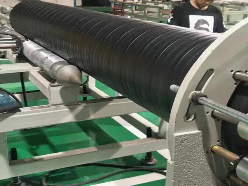 Reinforcement spiral pipe extrusion production line