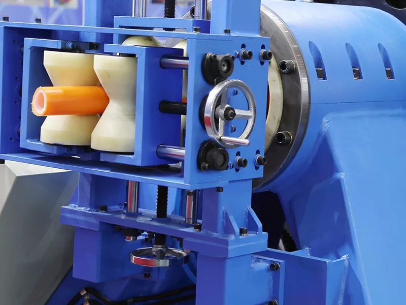Special winding reinforced pipe extrusion production line